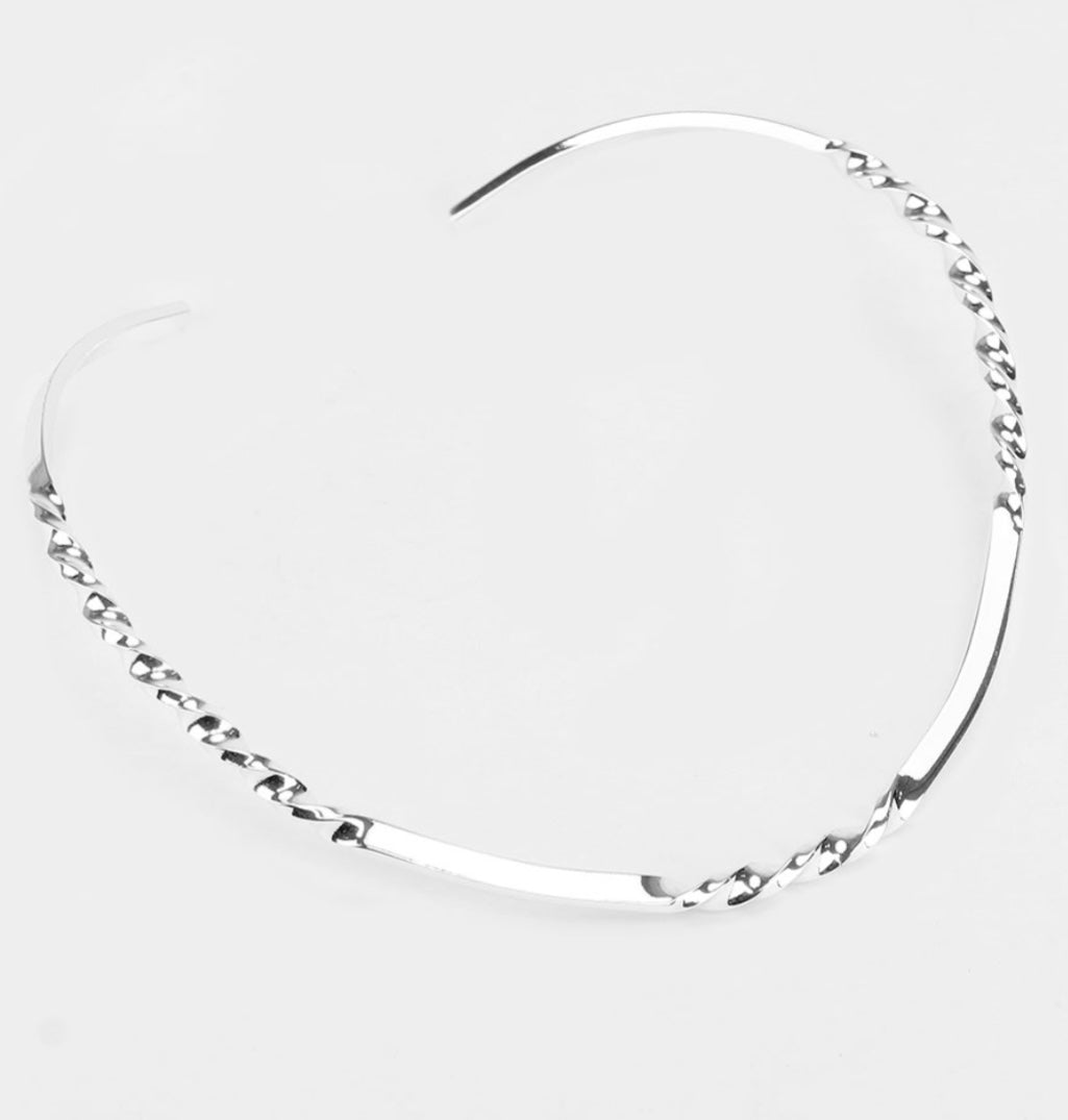 Twisted Metal Open Choker Necklace